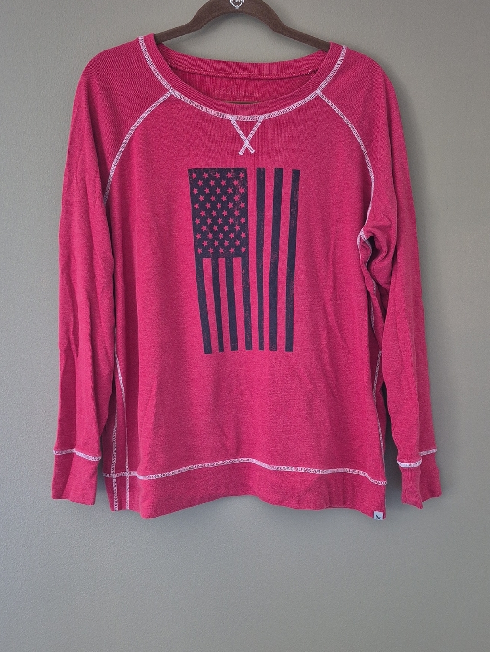 🎉 5/$15 | EDDIE BAUER | Red Flag Sweatshirt